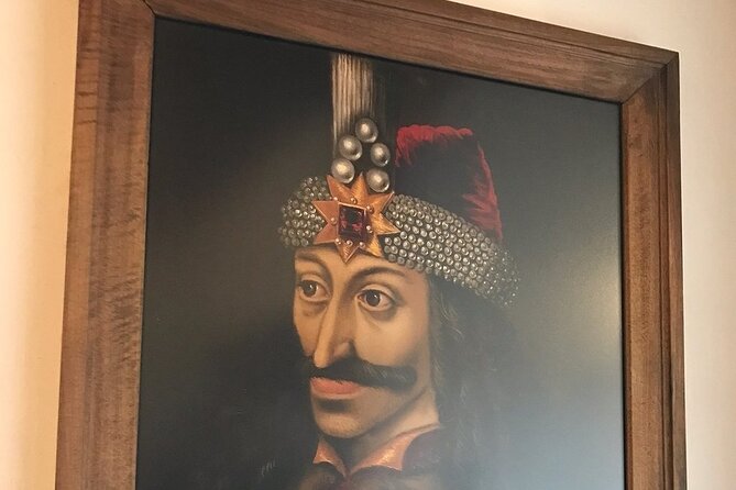 Bucharest to Dracula Castle, Peles Castle and Brasov Guided Tour - Walking pace and comfort: who will enjoy this more