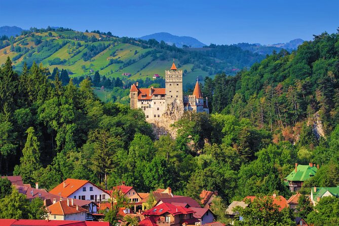 Bucharest to Dracula Castle, Peles Castle and Brasov Guided Tour - Brasov’s medieval center: Gothic landmarks plus a very walkable old town