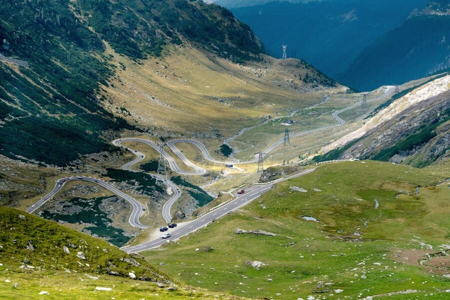 Bucharest: Top Gear Road and Wild Brown Bears Day Trip - Curtea de Argeș on the way north: a short history breath before the climb