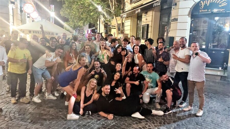 Bucharest: Weekend Pub Crawl - Meeting points around Lipscani and why that matters