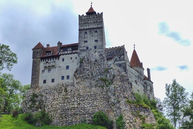Bucovina Painted Monasteries & Transylvania Tour: 4-Day Private - Agapia Monastery and Văratec Monastery: nuns, frescoes, and a calm pace on Day 1
