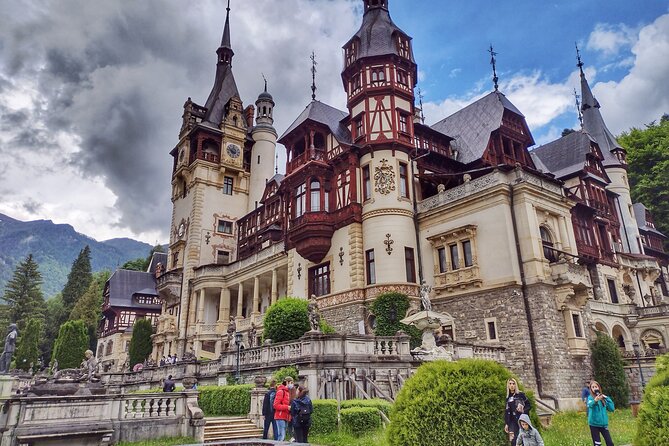 Bucovina Painted Monasteries & Transylvania Tour: 4-Day Private - Hotels, breakfast, and how this tour keeps you comfortable