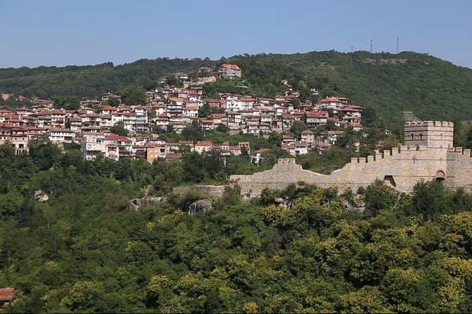 Bulgaria Day Trip: Basarabovo Monastery, Tsarevets & Arbanasi - Stop 3: Arbanasi Village and Konstantsalieva House, architecture you can read