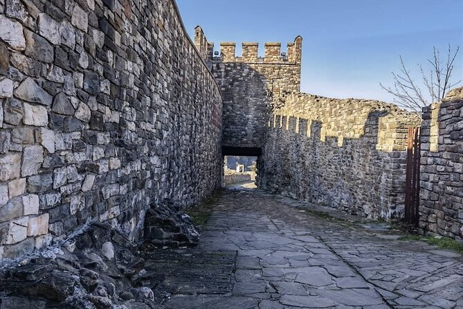 Bulgaria - Ivanovo Rock-Hewn, Hiking at Hotnitsa & Veliko Tarnovo - Veliko Tarnovo Old Town: Slow walking in the City of the Tsars