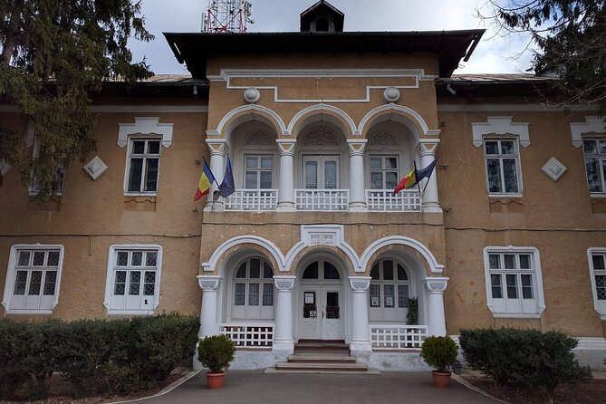 Communism History in Romania - Private Tour with Execution Place of Ceausescu - Price and Value: Is $283.10 Worth It?