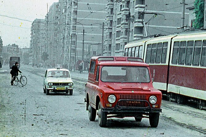 Communism Walking Tour from Lenin to Ceausescu in Bucharest - The Old Town’s abandonment, and why it matters