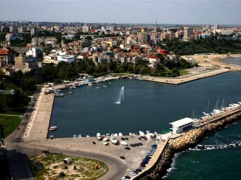 Constanta: Full Day Tour from Bucharest to the Black Sea - Lunch, optional beach time, and the reality of a long day