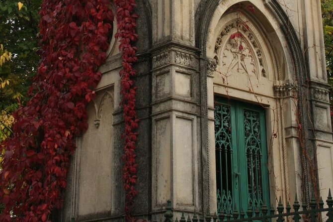 Darkside Tour of Bucharest - small group - Calea Victoriei in the early 1900s: scandal, power, and pre-communist Bucharest