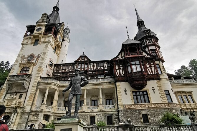 Day trip from Bucharest to Brasov, Peles & Dracula's Castle - A long day route that actually makes sense