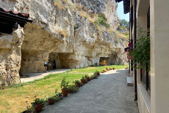 Day Trip to Bulgaria and Veliko Tarnovo from Bucharest - English guide support, and how the day feels smoother because of it