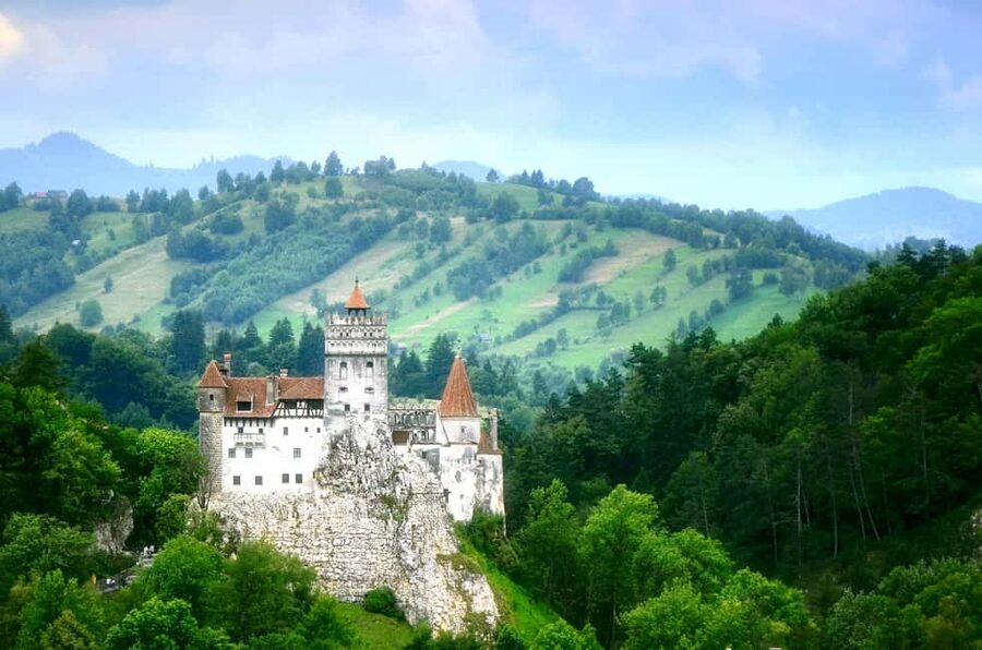 Dracula Castle, Peles and Brasov, 1-day tour from Bucharest - Brasov walking tour: cobblestones, the Black Church, and Council Square