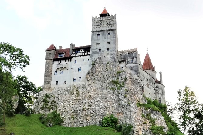 Dracula Castle, Peles and Transylvania, Premium Private Tour - Getting there: the comfort factor of private premium transport