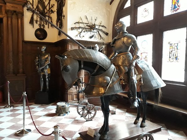 Dracula's Castle & Peles Palace Tour from Bucharest Including Brasov Old Town - Peles Palace in Sinaia: Royal Summer Residence on Display