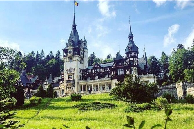 Dracula's Castle -Private Tour- with Brașov City and Peleș Castle - Brasov Historical Center: a real city break in the middle of the castles
