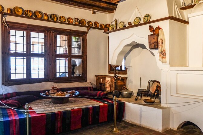 Explore Northern Bulgaria Day Trip from Bucharest - The private guide factor: what you gain with English commentary