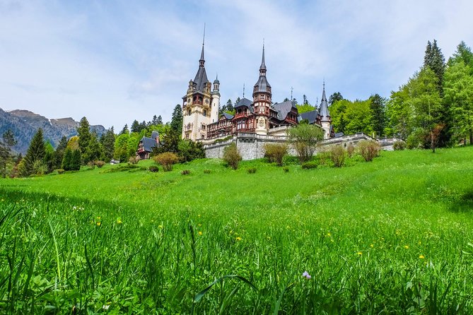 Explore Transylvania Tour 4 days - Day 1: Peles Castle and Bran, plus Brasov’s old town with a guide