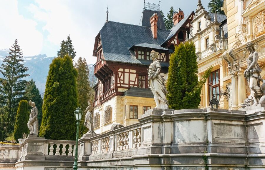 From Bucharest: Day Trip to Dracula and Peles Castle - Bran Castle and Dracula’s Real-Life Shadow, With Photo-Friendly Timing