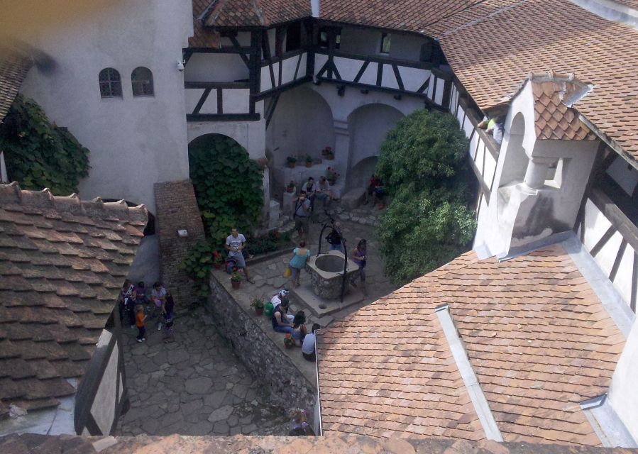 From Bucharest: Day Trip to Dracula and Peles Castle - Peles Castle: Royal Luxury With Neo-Renaissance and Gothic Flair