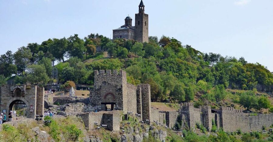 From Bucharest: Day Trip to Medieval Marvels of Bulgaria - Breaks, Coffee, and the Real Meaning of a Long Drive