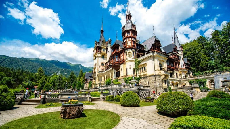 From Bucharest: Dracula's castle, Peles Castle and Brasov - Key things to know before you go