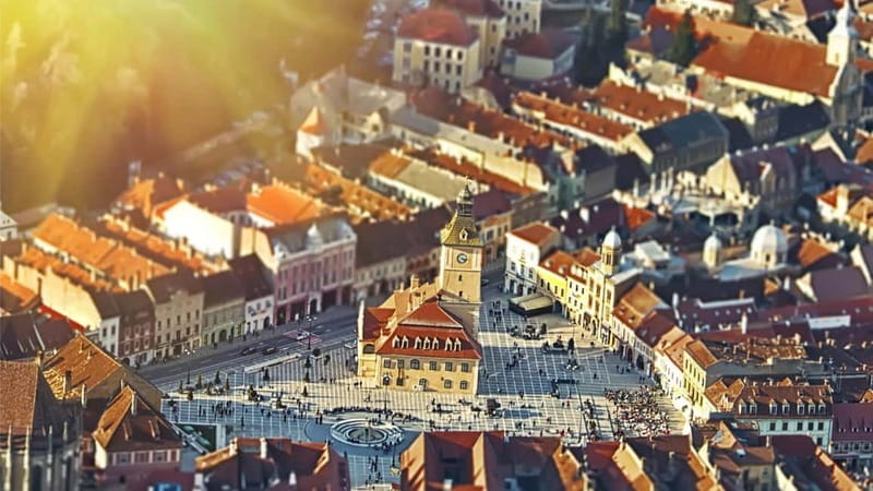 From Bucharest: Dracula's castle, Peles Castle and Brasov - University Square pickup and the rhythm of a 12-hour schedule
