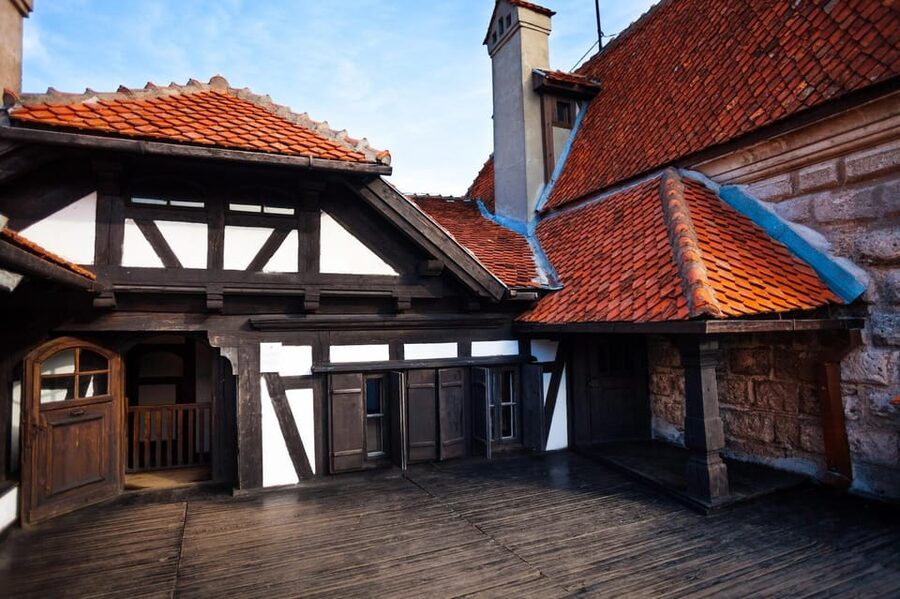 From Bucharest: Full-Day Trip to Dracula Castle - A 14-hour Dracula-and-Castles Day from Bucharest