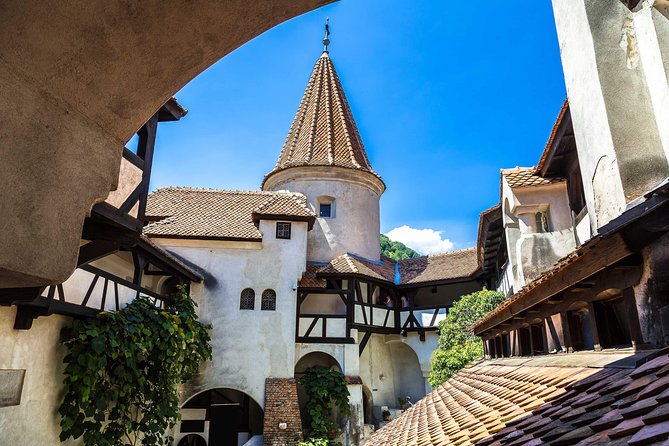 Guided Tour to Dracula Castle, Peles Castle and Brasov - A single-day Transylvania plan that actually makes sense