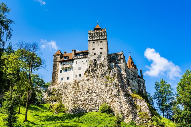 Guided Tour to Dracula Castle, Peles Castle and Brasov - Getting picked up and leaving Bucharest early