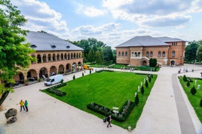 Half-Day Private Sightseeing Tour of Bucharest and its Surroundings Package