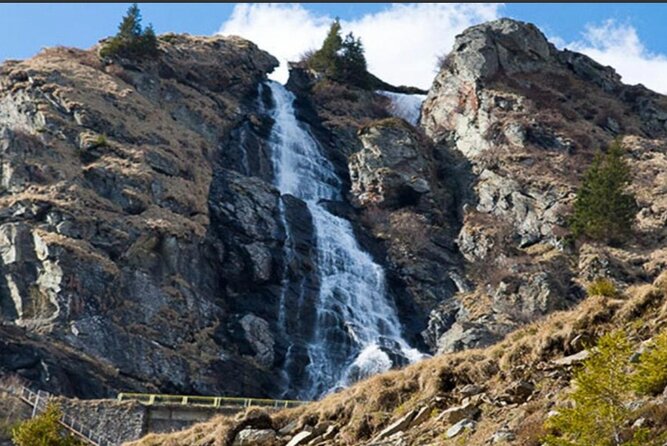 Hike to Poenari Fortress, Vidraru Dam, Argeș Monastery - Private - Poenari Fortress and Vlad the Impaler: the hike is the main event