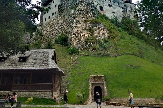 Libearty Bear Sanctuary and Dracula's Castle - Day Tour from Bucharest - What you get from guides like Alex and Florin