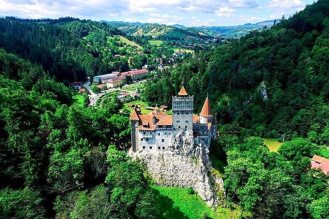 Libearty Bear Sanctuary and Dracula's Castle - Day Tour from Bucharest - Entrance fees and lunch: the extra budget you should plan for