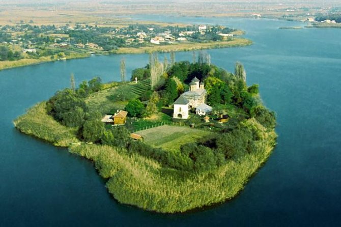 Mogosoaia Palace & Snagov Monastery: Private tour from Bucharest - Who this tour is best for, and who should reconsider