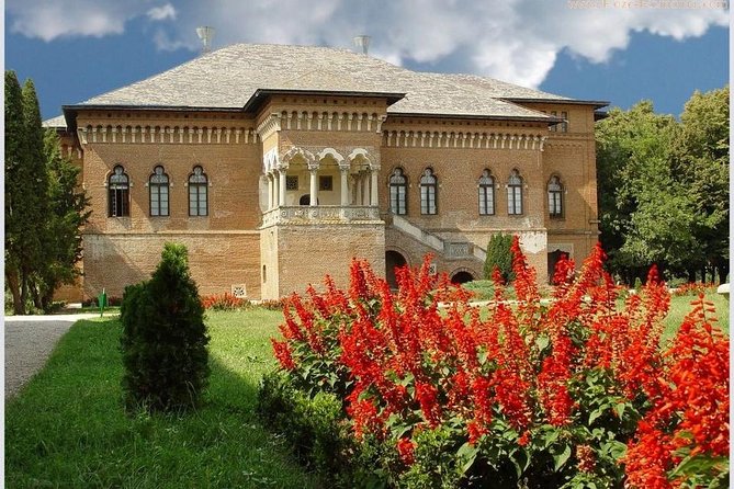 Mogosoaia Palace & Snagov Monastery: Private tour from Bucharest - Entering Mogoșoaia Palace: lake views and what you can realistically do