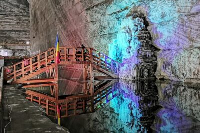 Muddy Volcanoes & Salt Mine – Private Tour