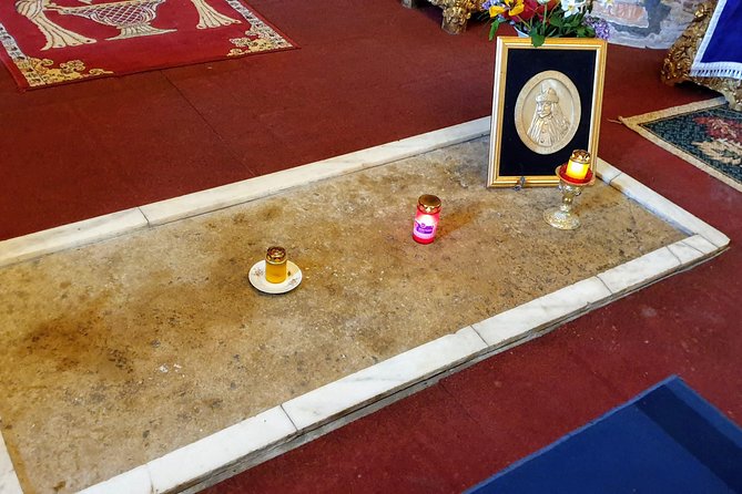 Mystical Monasteries, Dracula's Tomb and Mogosoaia Lake Palace - Private Tour - Snagov Monastery and Dracula’s Tomb: an island church with a very specific legend