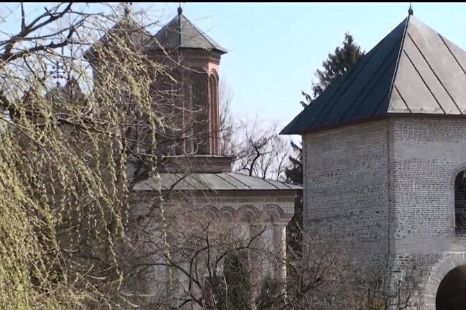 One-Day Vlad the Impaler Royal Court Private Tour from Bucharest - Timing tips for stairs, balconies, and church stops