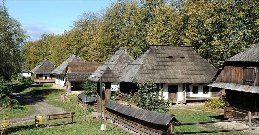 Palace of the Parliament, Village Museum & Ceaușescu Mansion - Minivan comfort, pickup locations, and why they matter
