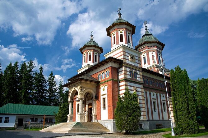 Peles & Cantacuzino Castles: Gourmet Wine & Cultural Day trip - Why the guides can make or break this day