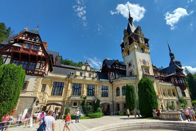 Peles Castle, Dracula Castle and Brasov old town - private tour from Bucharest - Brasov historical center walk: Gothic streets and an old-town reset