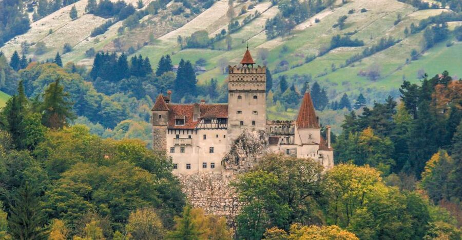 Peles, Dracula's Castles & Brasov: Private Day Trip & Pickup - Peles Castle Closure Window: Pelisor Castle as the Replacement