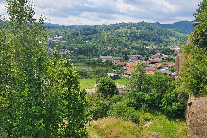 Private 2 Days Caves in Romania with Brancusi Opera - Women’s Cave (Pestera Muierii): Survival History and Ancient Traces