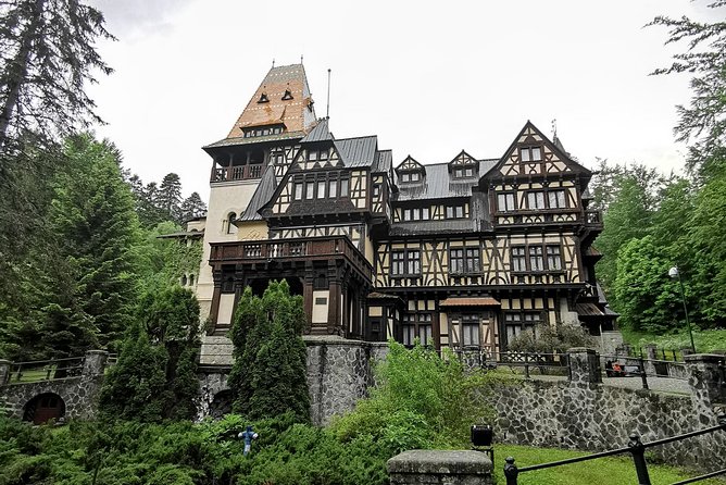 Private Day Tour - Transylvania & Dracula's Castle Through The BackDoor! - The start from Bucharest at 7:30 am: how to set yourself up