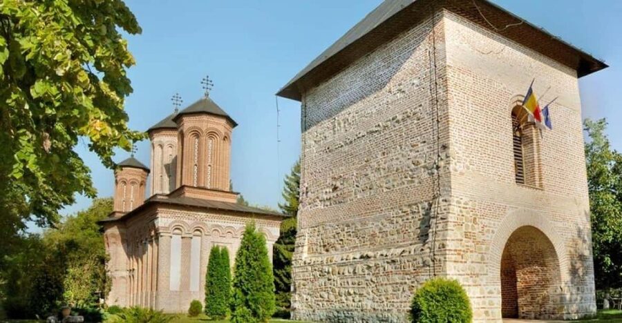 Private Tour from Bucharest to Dracula's tomb and Mogosoaia - What you actually do during the guided Snagov visit