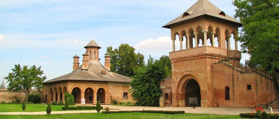 Private Tour from Bucharest to Dracula's tomb and Mogosoaia - The guides make it feel personal, from Catalin to Pavel to Radu