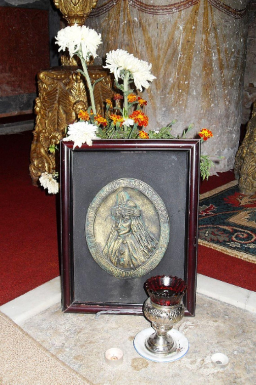 Private Tour from Bucharest to Dracula's tomb and Mogosoaia - Price and value at $117 per person for a private, ticketed half-day