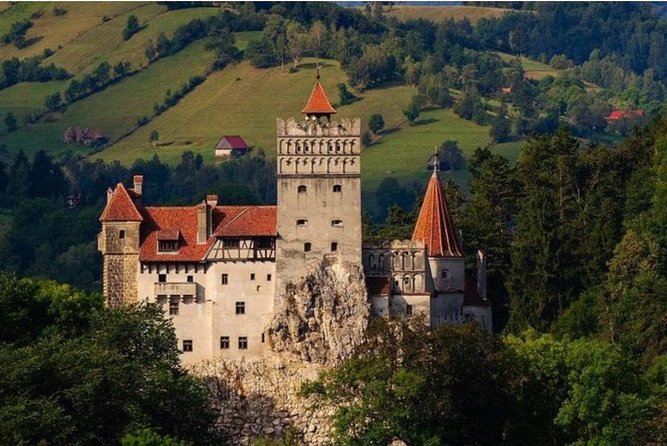 Private tour to Bran Dracula's Castle and Peleș Royal Castle - How the 10-hour day actually feels