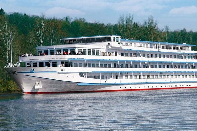 Private transfers Bucharest - Danube docks (Giurgiu or Oltenita) - Choosing the Right Danube Dock: Giurgiu vs Portul Oltenița