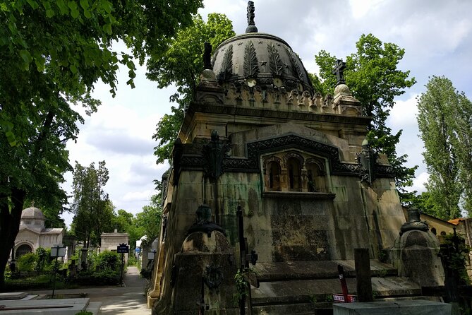 Quest Experience in Bellu Cemetery Bucharest - Your route and timing: 1.5 to 2 hours at your pace