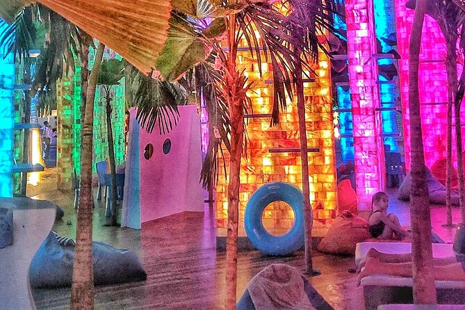 Relax and Fun at Thermal Spa Bucharest (Admission Ticket) - Food and poolside drinks: don’t assume it’s just an afterthought